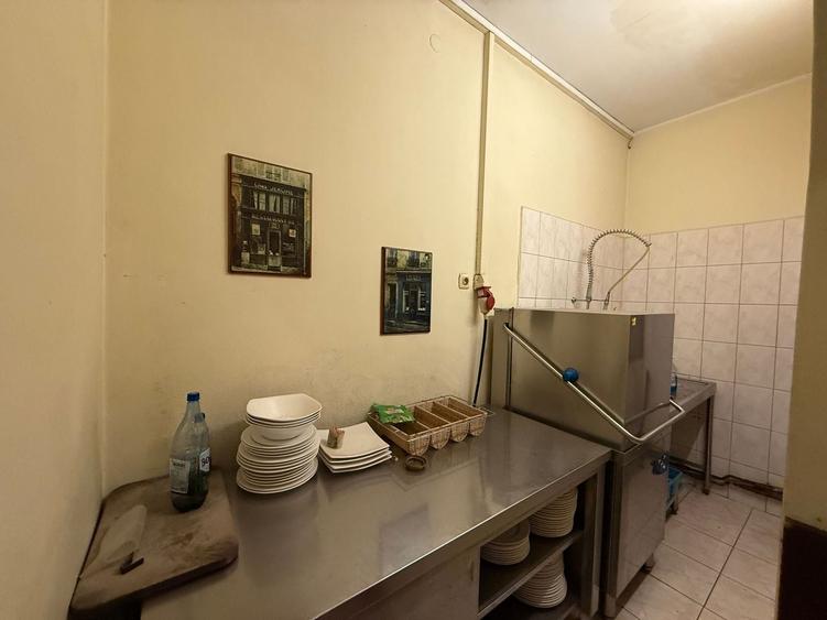 Casă individuală cu 5 camere cu Canalizare în Cișmigiu