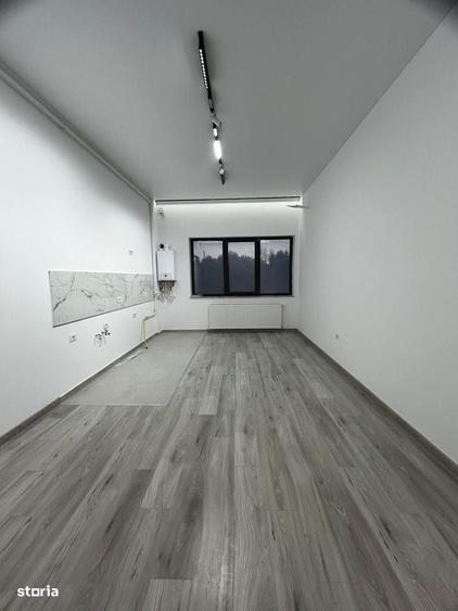 Apartament cu 3 camere decomandat în Energia