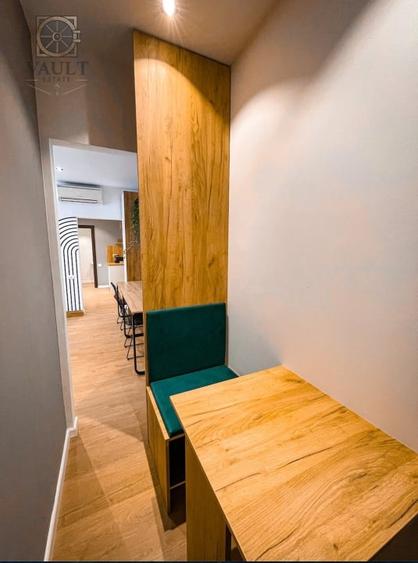 Apartament cu 3 camere semidecomandat, mobilat în P-ța Victoriei