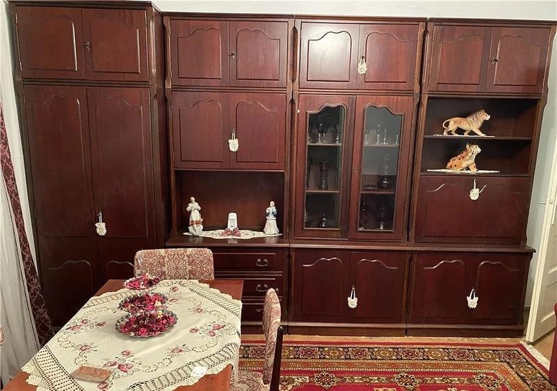 Casă cu 6 camere cu Teren 620 Mp în Exterior Vest