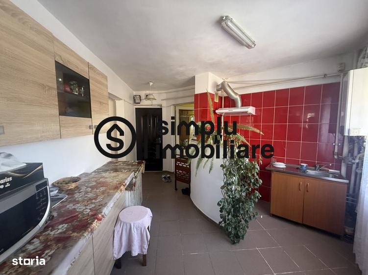 Apartament cu 2 camere decomandat în Craiovița Nouă