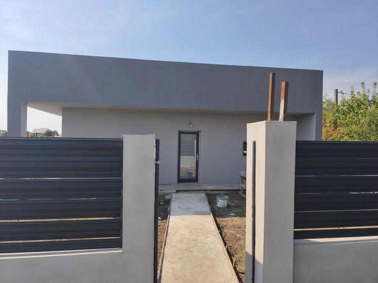 Casă cu 3 camere în Exterior Vest