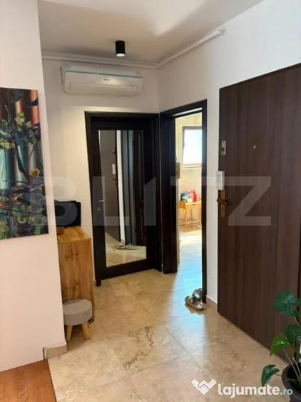Apartament cu 3 camere semidecomandat în Est