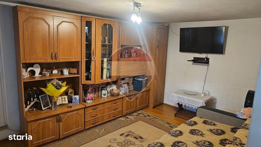 Casă cu 3 camere în Dochia