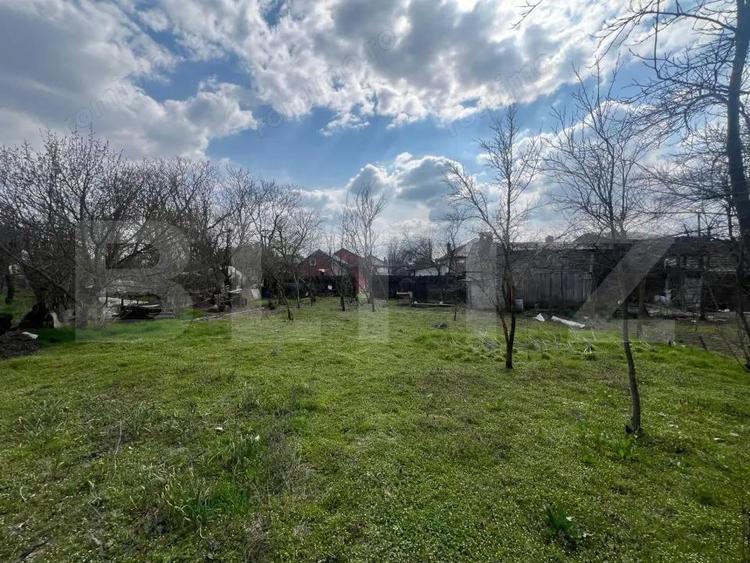 Casă cu 4 camere cu Teren 2000 Mp în Rovine