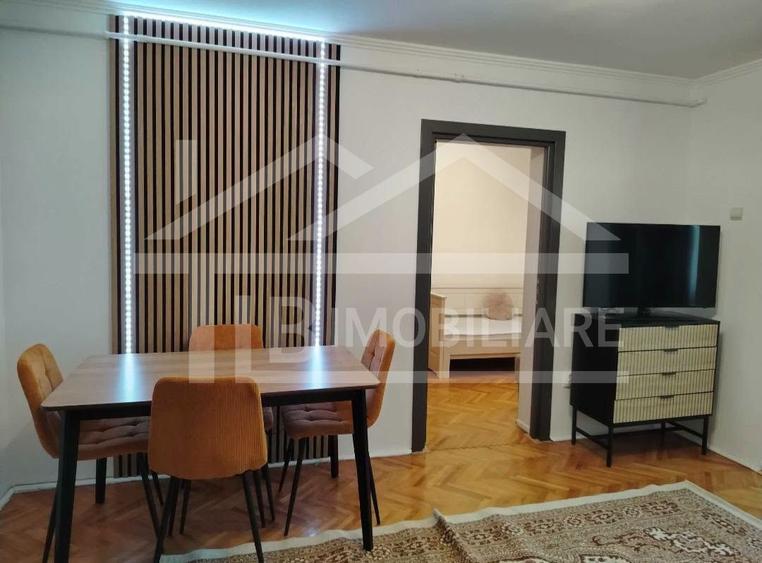 Apartament cu 3 camere semidecomandat, mobilat în Tudor