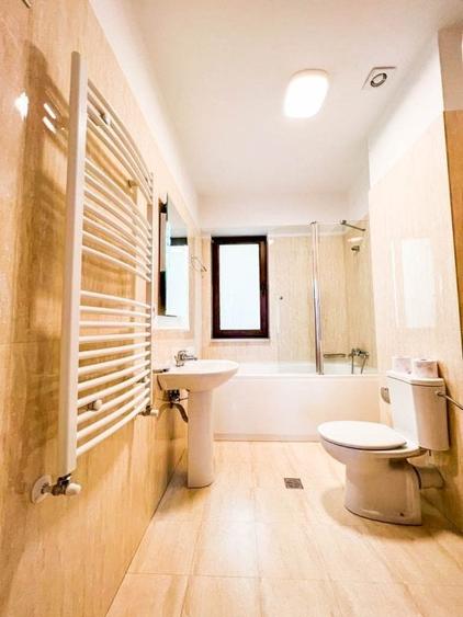 Apartament cu 4 camere decomandat, mobilat în Herăstrău