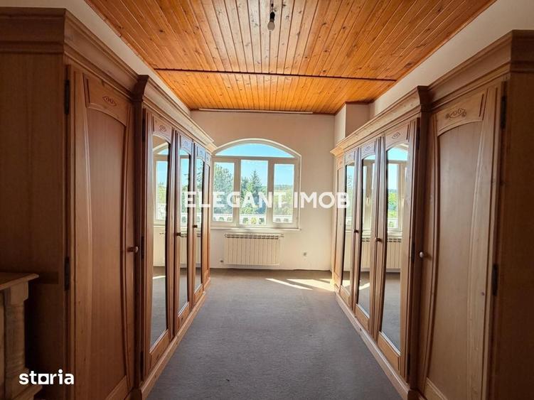 Casă cu 10 camere cu Teren 4900 Mp în Corbeanca