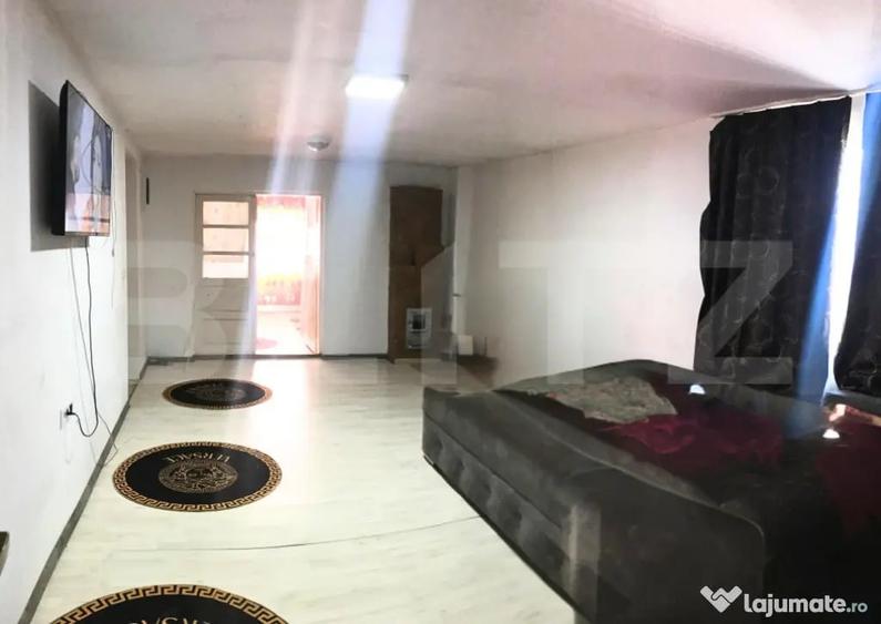 Casă cu 4 camere cu Teren 1200 Mp în Central
