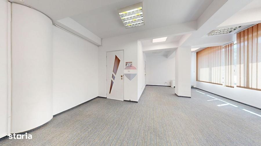 Spațiu comercial, de 31 mp, în Centrul Civic