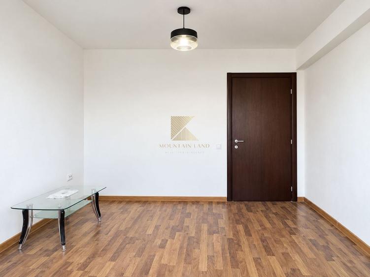 Apartament cu 3 camere semidecomandat în Gării