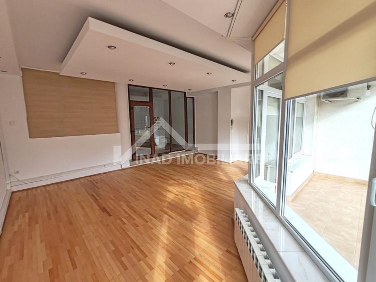 Birou, de 360 mp, în Zorilor