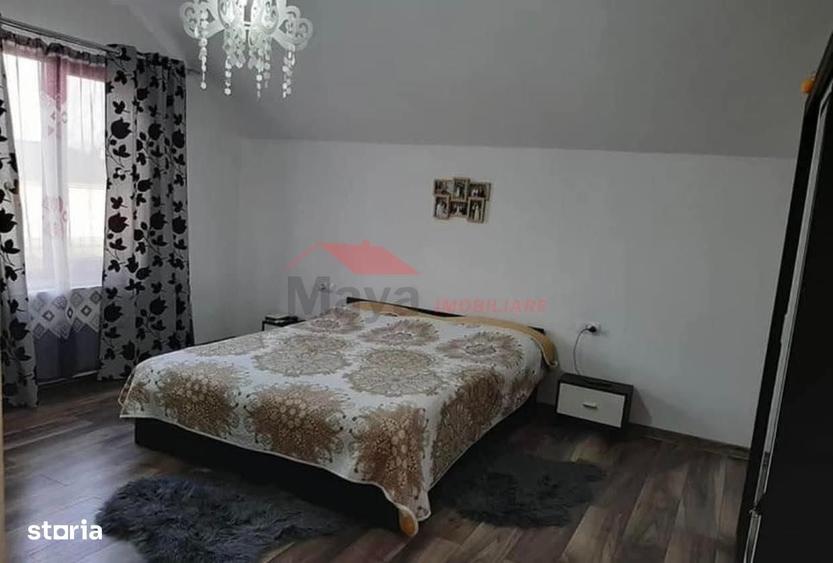 Casă cu 4 camere în Unirea