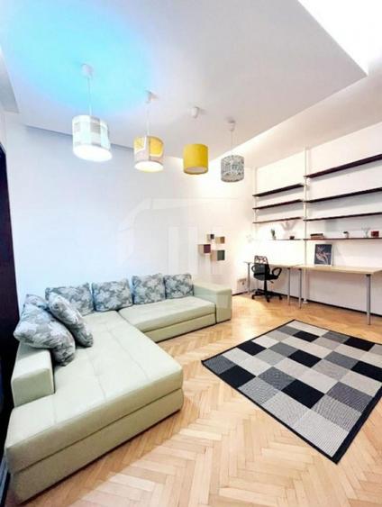 Apartament cu 2 camere semidecomandat, mobilat în Central