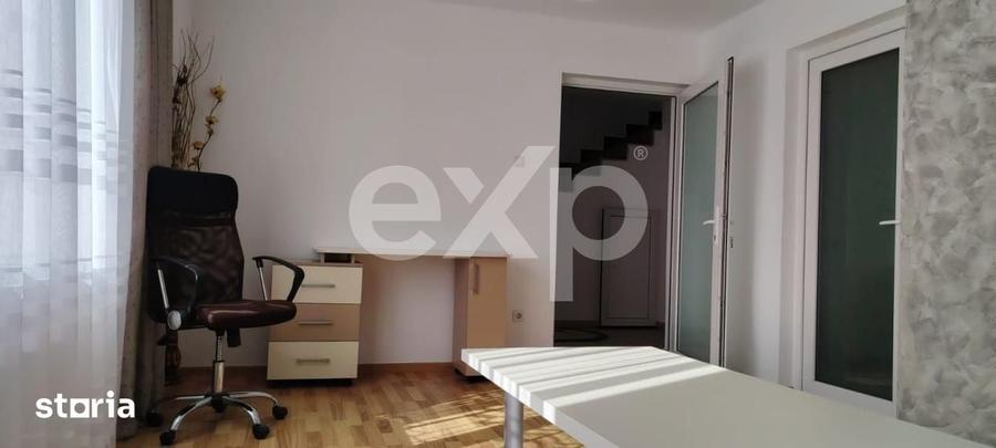 Casă cu 7 camere cu Teren 450 Mp în Central