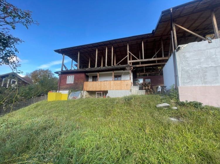 Casă cu 4 camere în Secăria
