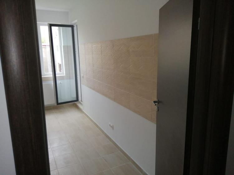 Apartament cu 3 camere decomandat în Brâncoveanu