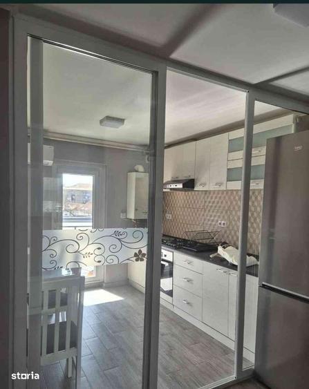 Vand apartament 2 camere , ultracentral, renovat ,utilat si mobilat - 1