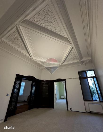 Apartament cu 5 camere în Eminescu