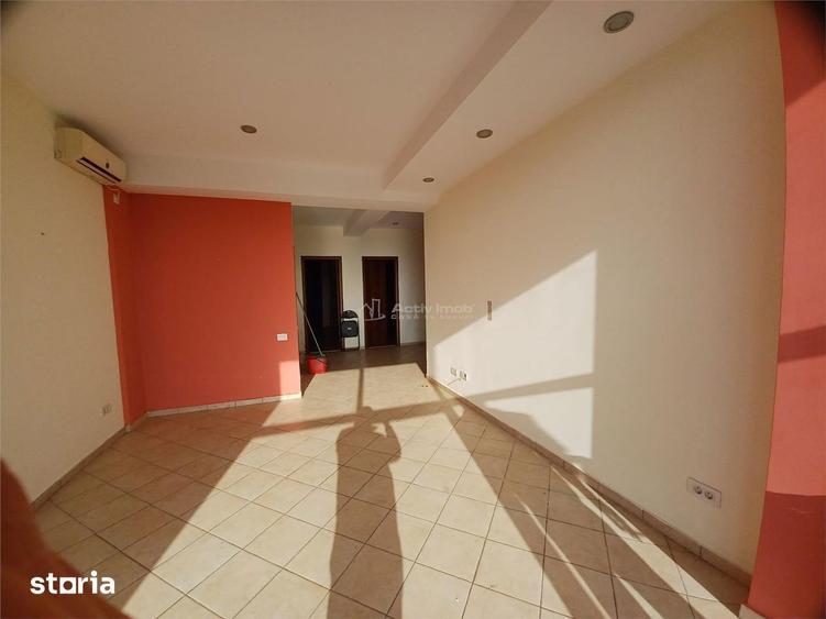 Spațiu comercial, de 270 mp, în Balotești