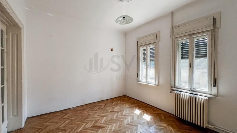 Casă individuală cu 5 camere cu Garaj în Barbu Văcărescu