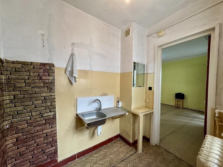 Garsonieră decomandată în Gorjului
