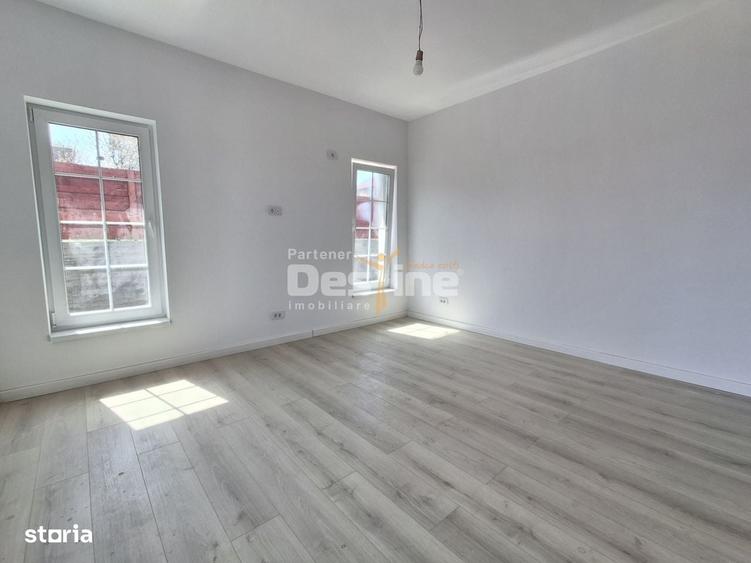 Casă cu 4 camere în Valea Adâncă