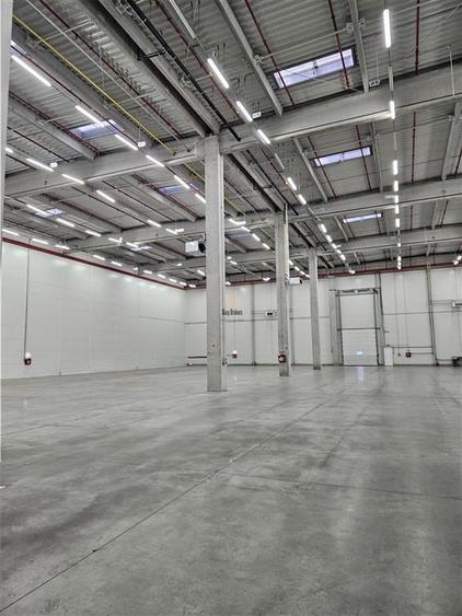 Spațiu industrial, de 3,200 mp, în Est