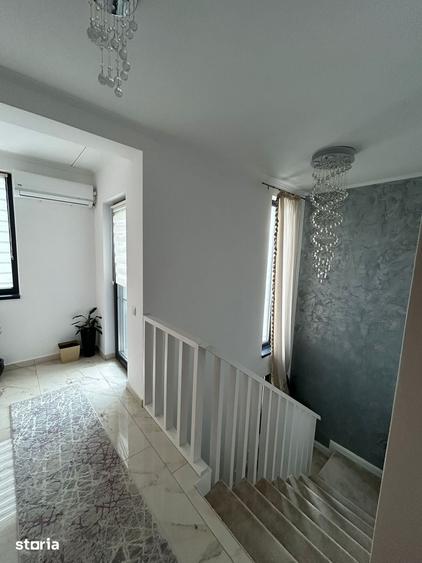 Casă cu 4 camere cu Teren 325 Mp în Podu Roș