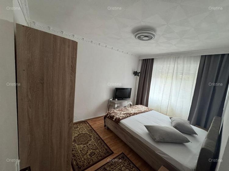 Apartament cu 3 camere decomandat în Rahova