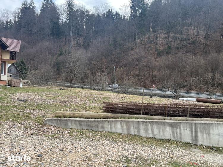 Casă cu 8 camere cu Teren 2100 Mp în Central