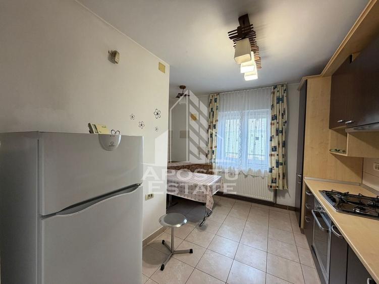 Apartament cu 2 camere decomandat, mobilat în Girocului