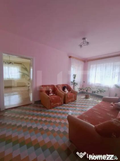 Casă cu 4 camere cu Teren 1210 Mp în Stupini