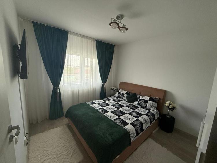 Casă cu 4 camere în Rahova