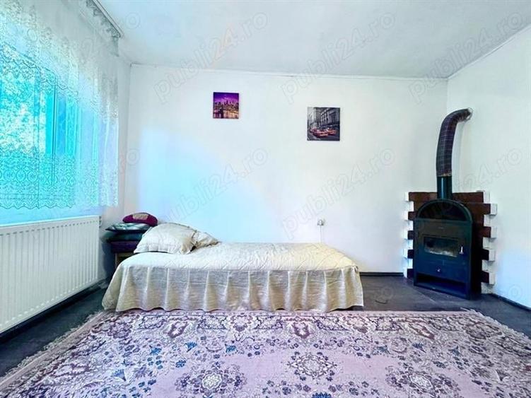Casă individuală cu 4 camere cu Teren 8400 Mp în Preutești