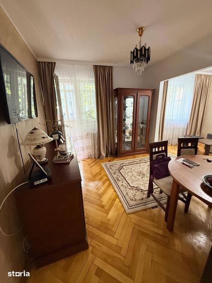 Apartament cu 3 camere decomandat în Sud