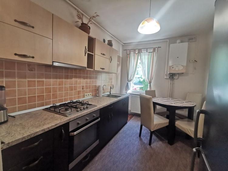Apartament cu 2 camere decomandat în Central
