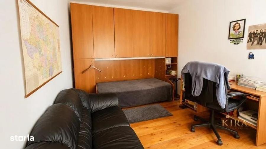 Casă cu 4 camere decomandat cu Teren 700 Mp în Central