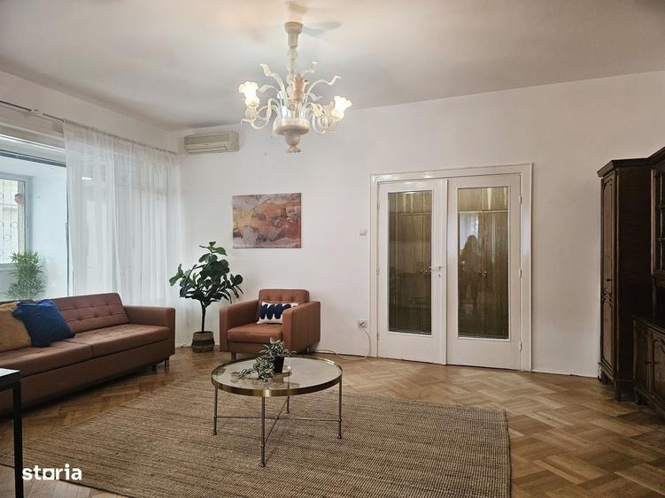 Apartament cu 4 camere semidecomandat în Capitale