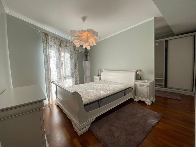 Apartament cu 4 camere, mobilat în Sisești