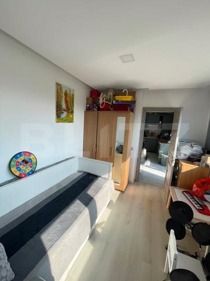 Apartament cu 3 camere semidecomandat, mobilat în Sânnicoară