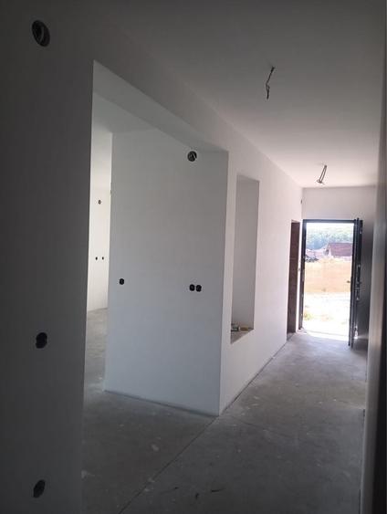 Casă cu 3 camere în Central