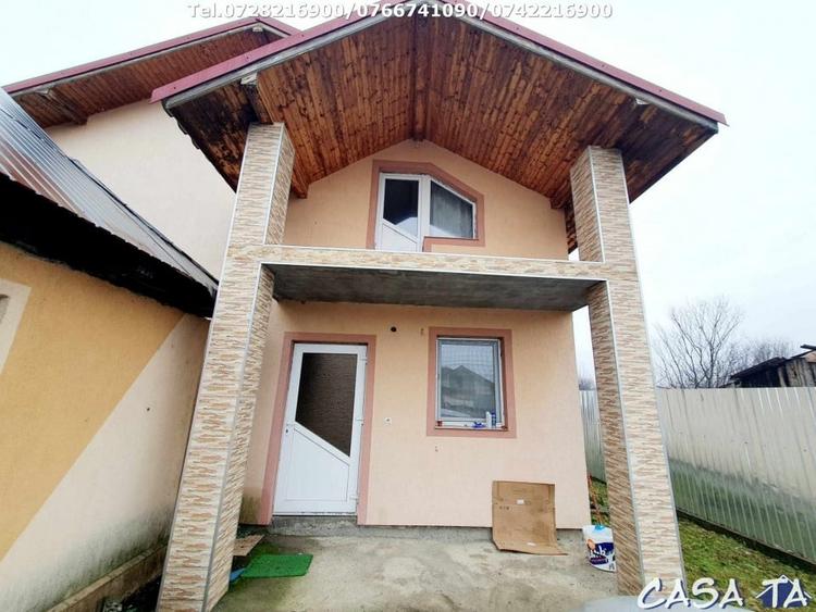 Casă individuală cu 3 camere cu Canalizare în Bălești