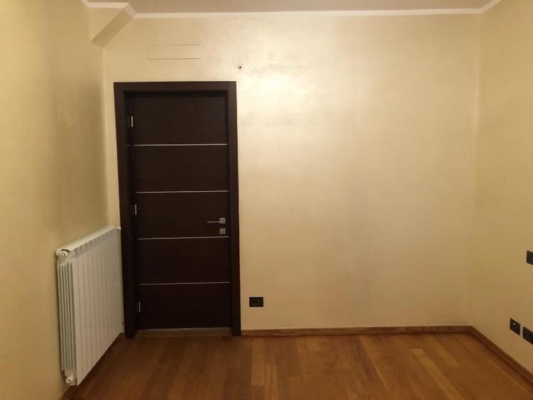 Apartament cu 4 camere decomandat, mobilat în Central