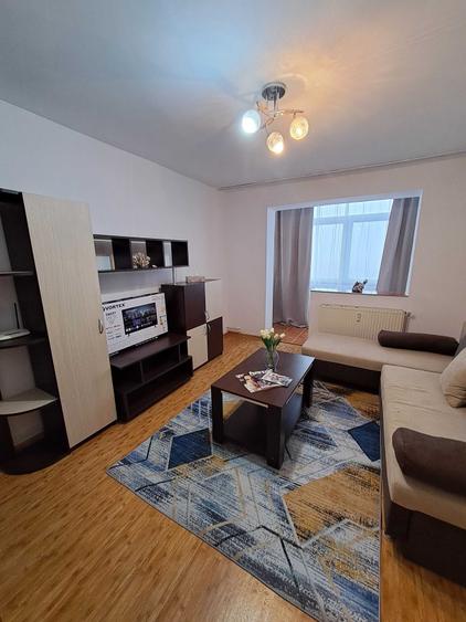 Apartament cu 2 camere semidecomandat în Central