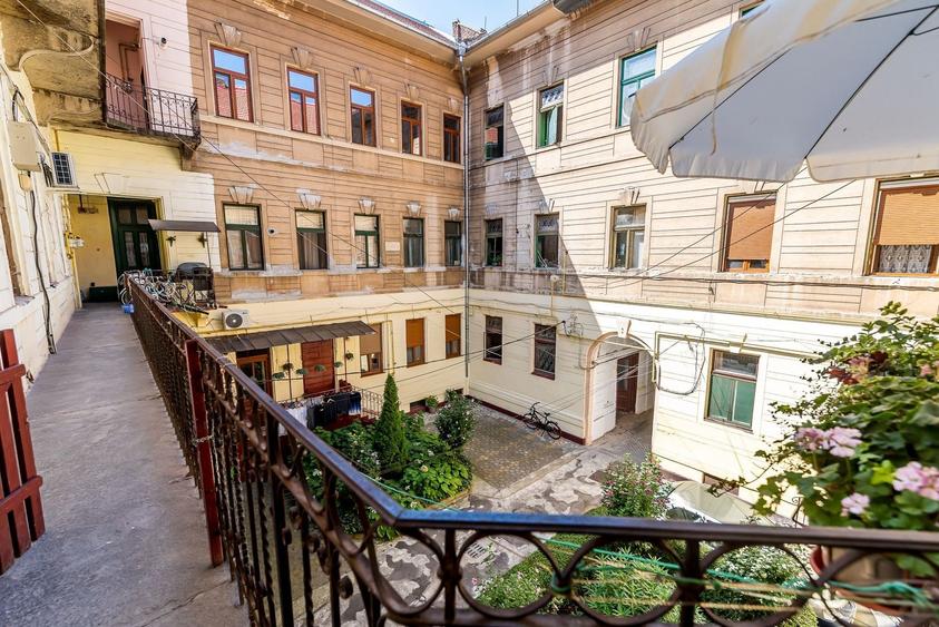 Apartament cu 3 camere semidecomandat, mobilat în Ultracentral