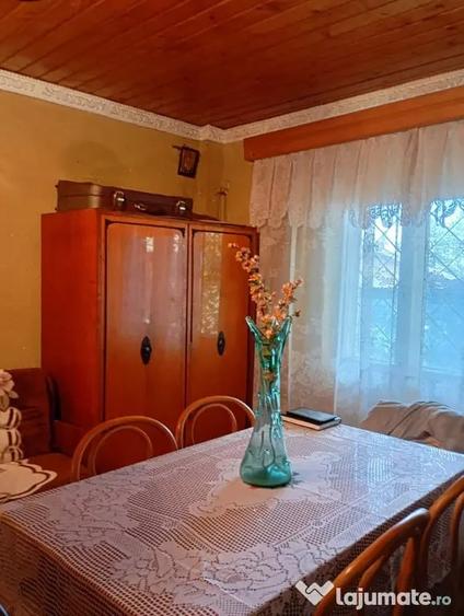 Casă cu 4 camere cu Teren 1900 Mp în Central