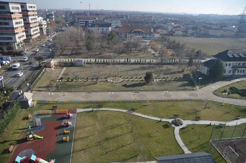 Garsonieră decomandată în Apărătorii Patriei