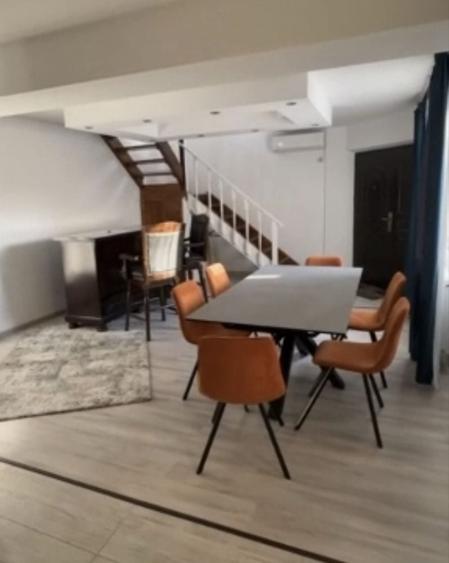 Casă cu 2 camere cu Teren 100 Mp în Central