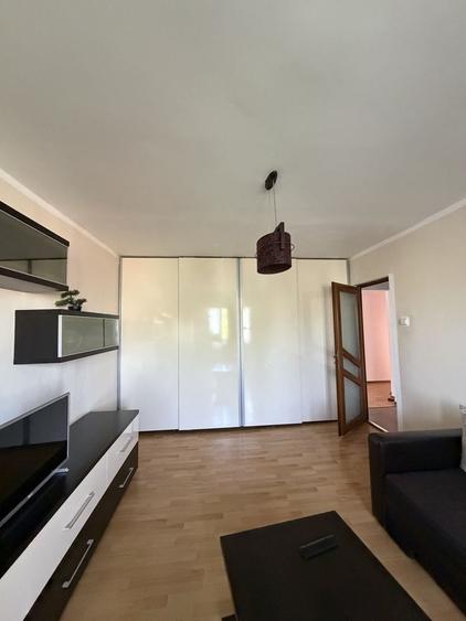 Apartament cu 3 camere decomandat în Bartolomeu